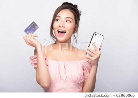 Woman beauty smartphone shopping EC Woman beauty smartphone shopping EC 62960866