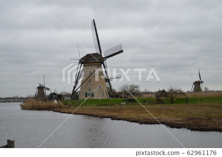 Windmills in Kinderdijk, World Heritage Site, Netherlands Windmills in Kinderdijk, World Heritage Site, Netherlands 62961176