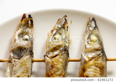 Grilled nippers. (White plate, white background) 62961272