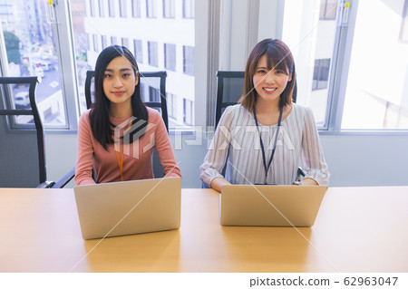 Business, Working Women, Interviews, Interviews, Guidance, Personnel Consultations, Two Women, Teams, Offices, Japanese Computers Business, Working Women, Interviews, Interviews, Guidance, Personnel Consultations, Two Women, Teams, Offices, Japanese Computers 62963047