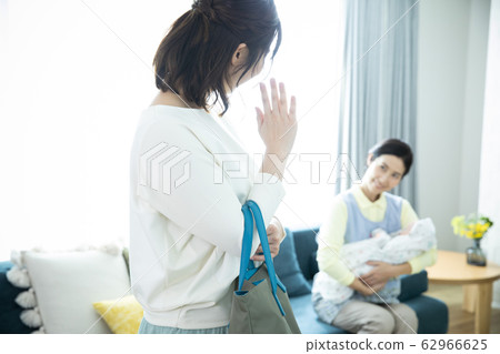 新生兒媽媽奶奶 新生兒媽媽奶奶 62966625