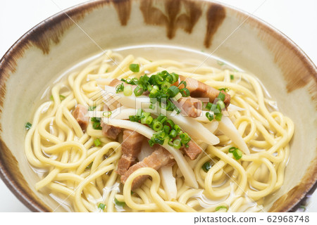 Yaeyama soba noodles 62968748