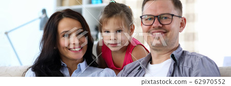 Parents spending time with kid 62970552