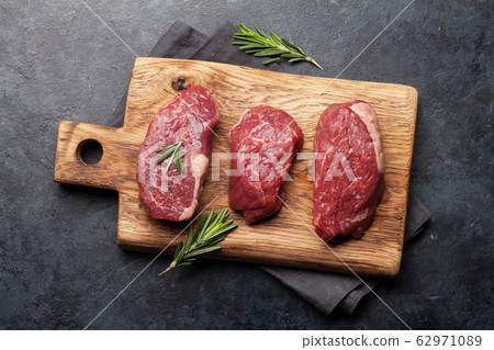 Fillet mignon fresh raw beef steaks Fillet mignon fresh raw beef steaks 62971089