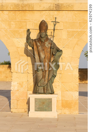 Santa Maria di Leuca, Italy - September, 1, 2018 - Pope Benedict XVI bronze st Santa Maria di Leuca, Italy - September, 1, 2018 - Pope Benedict XVI bronze st 62974199