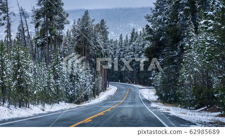 On the road of Yellowstone in winter season. On the road of Yellowstone in winter season. 62985689