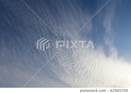 太陽的禮物。 3月3日，天頂弧在桃花節上熠熠生輝。晚上。太陽右下角。日本千葉 62985709