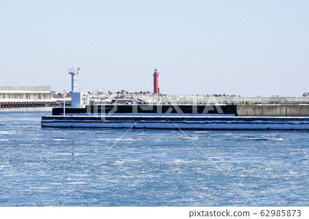 A view of the fishing port where the lighthouse can be seen @ "Monbetsu" A view of the fishing port where the lighthouse can be seen @ "Monbetsu" 62985873