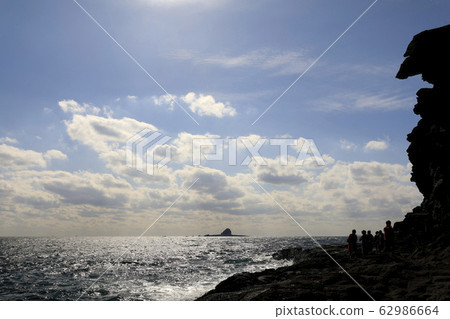 Beautiful beach Beautiful beach 62986664