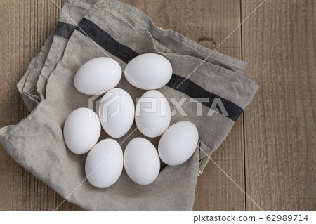 An egg An egg 62989714