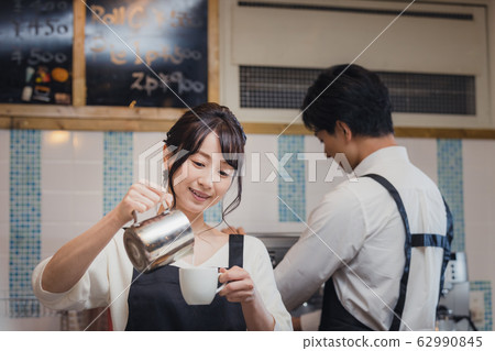 Cafe restaurant clerk staff Cafe restaurant clerk staff 62990845