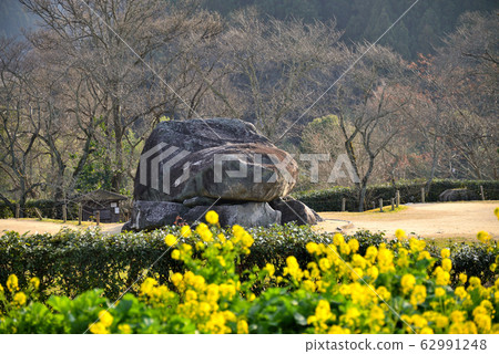 Stone stage Stone stage 62991248