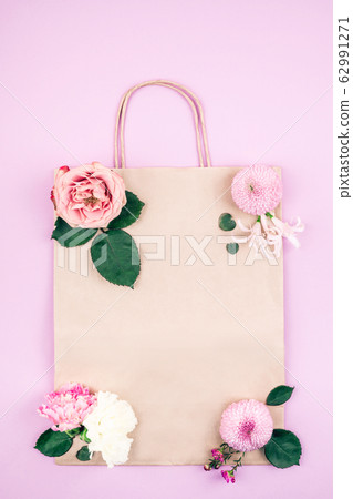 Flower and white card.  62991271