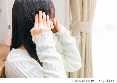Headache women various headaches worries Headache women various headaches worries 62991337