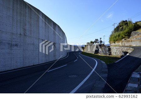 Tide breakwater 62993162