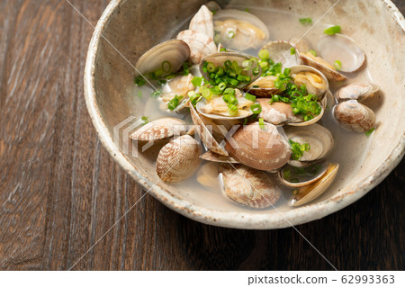 Steamed clam with sake Steamed clam with sake 62993363