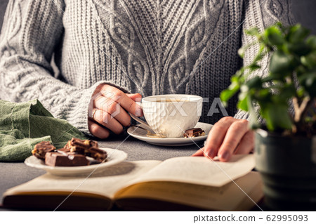 Coffee break composition with cup 62995093