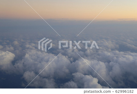 Glow and clouds 62996182