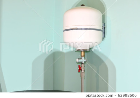 Heating boiler, Water Heater Expansion Tank. 62998606