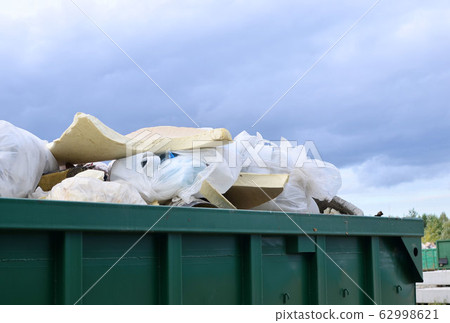 Skip for dumping renovation waste.  62998621