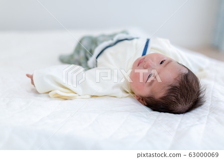 4-month-old baby wearing a hakama 4-month-old baby wearing a hakama 63000069