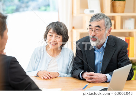 Consultation Senior Insurance Care Inheritance Asset Management 63001043