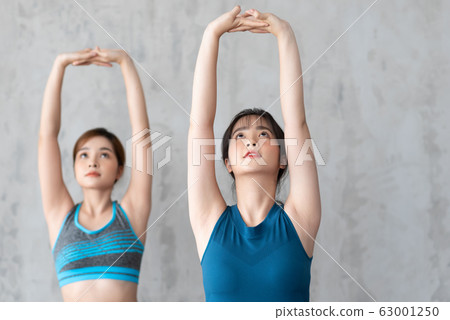 woman sporty yoga fitness woman sporty yoga fitness 63001250