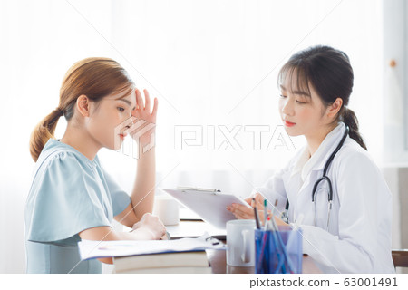 Doctor hospital working 63001491
