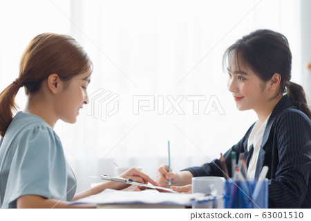 business woman working office 63001510