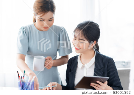 business woman working office 63001592