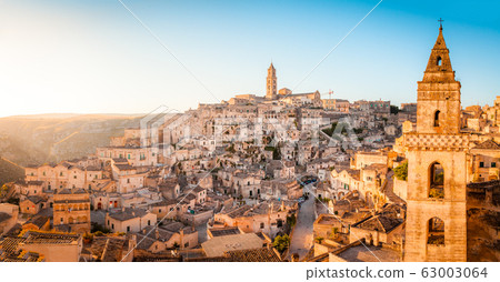 Sassi di Matera at sunrise, Basilicata, Italy Sassi di Matera at sunrise, Basilicata, Italy 63003064