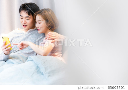 Lovers couple newlyweds Lovers couple newlyweds 63003301
