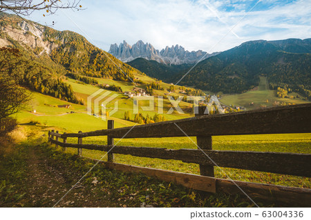 Val di Funes in the Dolomites at sunset, South Tyrol, Italy 63004336