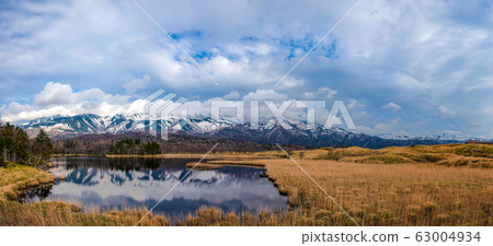 《Shiretoko National Park》 Shiretoko Five Lakes One Lake Mountains, Forests and Lakes Hokkaido Spring May 《Shiretoko National Park》 Shiretoko Five Lakes One Lake Mountains, Forests and Lakes Hokkaido Spring May 63004934