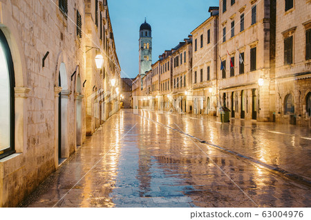 Historic town of Dubrovnik at twilight, Dalmatia, Croatia Historic town of Dubrovnik at twilight, Dalmatia, Croatia 63004976