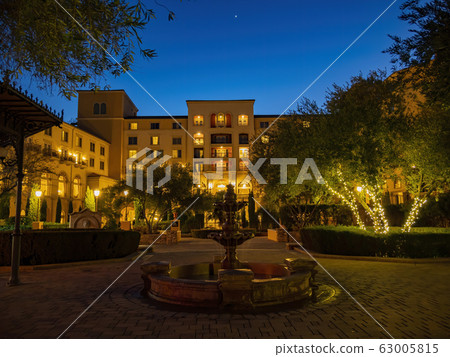 Night view of the beautiful buildings in Lake Las 63005815