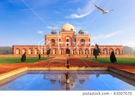 Humayun's Tomb in Delhi, India, beautiful sunny 63007070