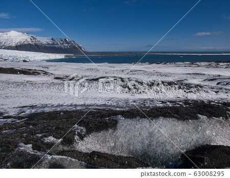 View from the glacier to the big glacier lagoon 63008295