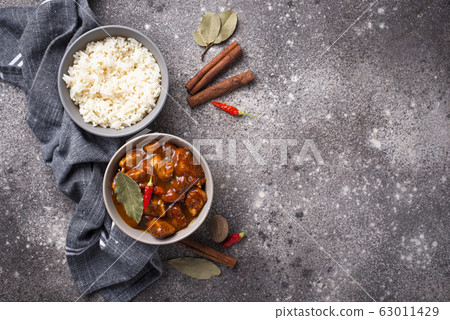 Curry chicken tikka masala with rice 63011429