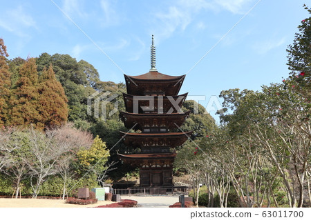 Plums of Yamaguchi Rurikoji Temple 63011700