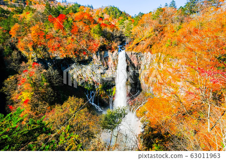 華嚴瀑布（秋天） 63011963