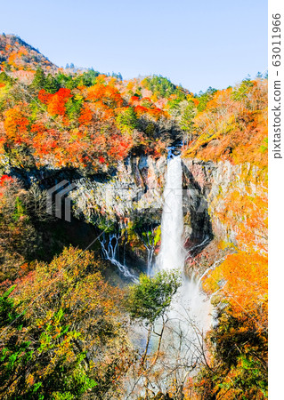 華嚴瀑布（秋天） 63011966