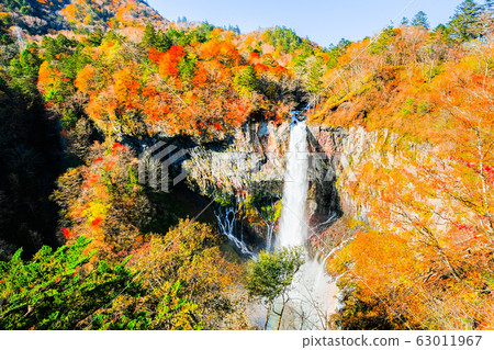 華嚴瀑布（秋天） 63011967