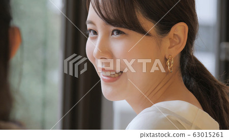 商業朋友婦女午餐休息喝咖啡聊天 63015261
