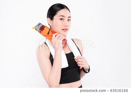 健康的女人運動刷新可愛 63016188