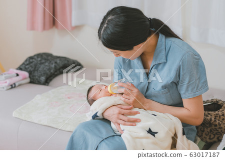 第10天出生後10天 第10天出生後10天 63017187