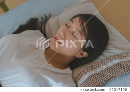 pregnant, pregnant woman, nap 63017196