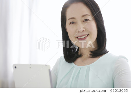 活躍的高級平板電腦終端 活躍的高級平板電腦終端 63018065