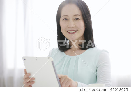 活躍的高級平板電腦終端 活躍的高級平板電腦終端 63018075