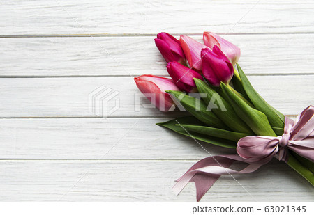 Beautiful tulips bouquet 63021345
